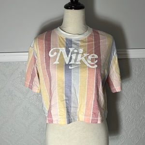 SOLD - Nike crop tee